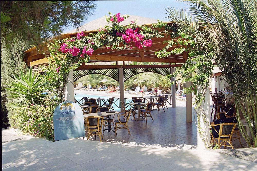 Meltemi Village Hotel Περίσσα Εστιατόριο φωτογραφία